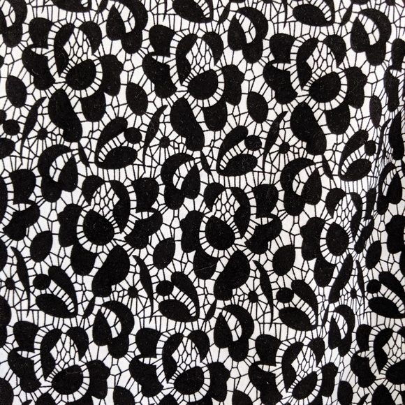 Bell sleeve white and black top - Picture 3 of 4